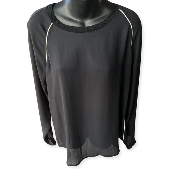 🌸4/$20🌸 Black Raglan Tuxedo Look Crewneck Blouse - Picture 2 of 9